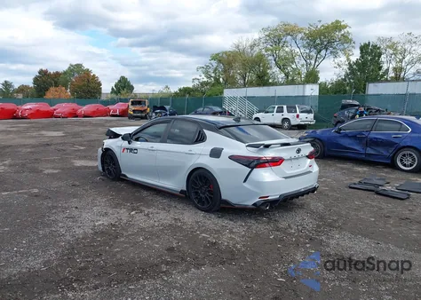 2021 Toyota Camry Trd z USA, uszkodzony, nr VIN 4T1KZ1AK2MU049392